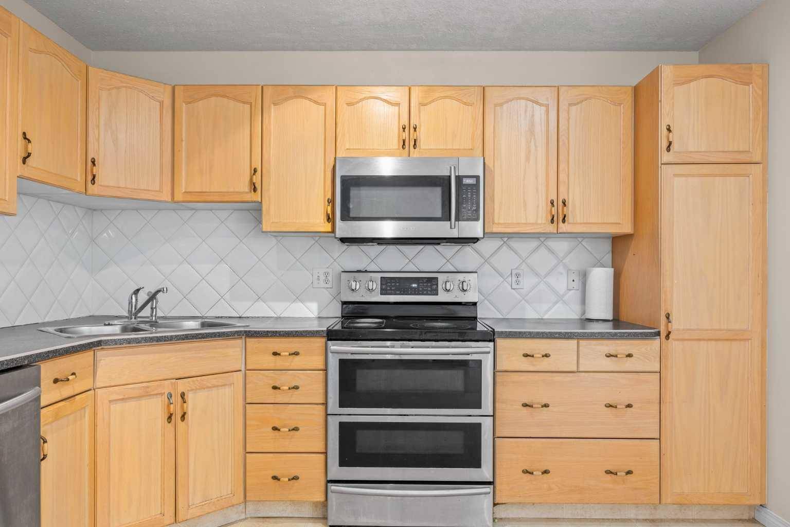 Calgary, AB T2X 3N6,93 Chaparral Ridge TER SE