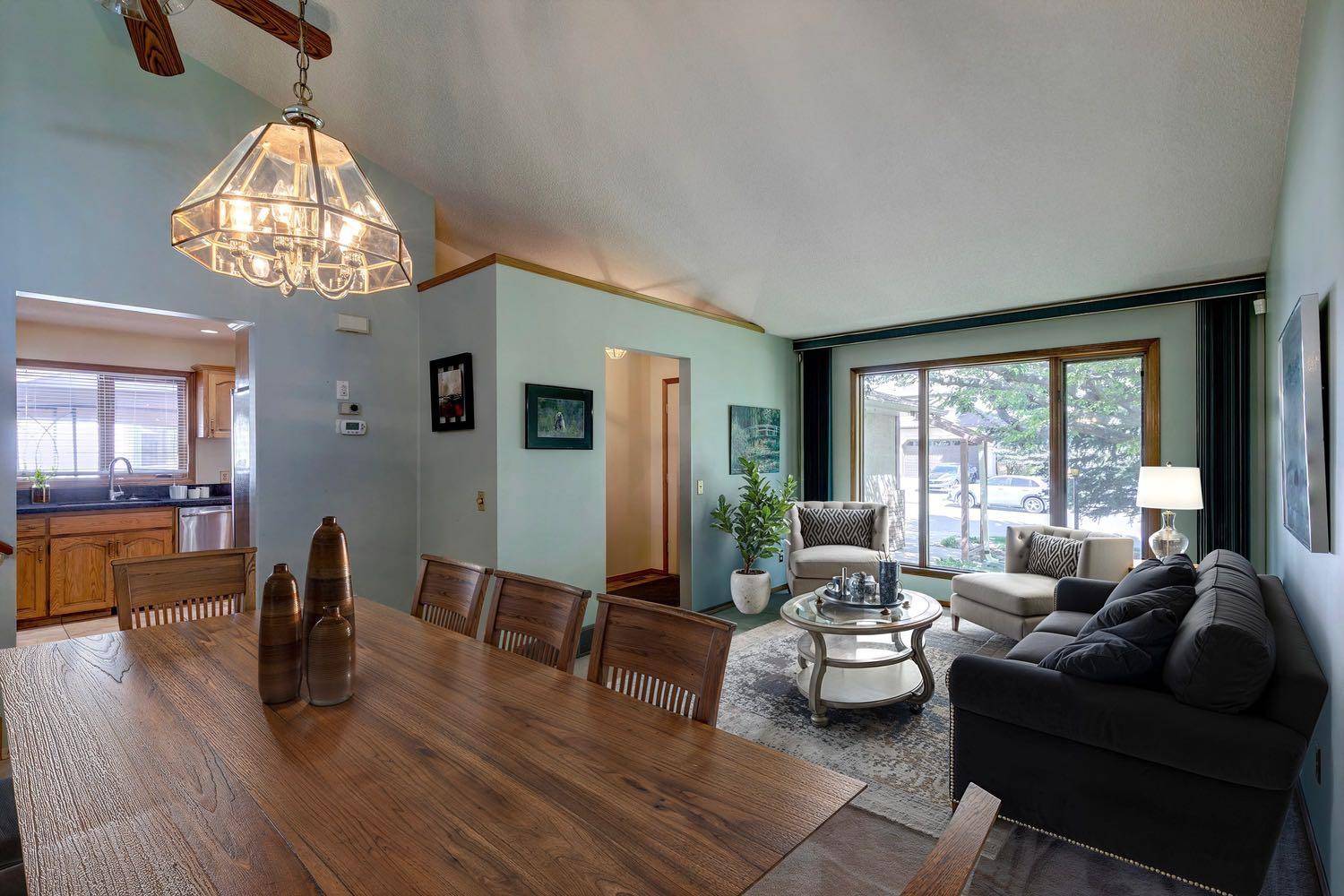 Calgary, AB T2Y2K4,49 Shannon CIR Southwest