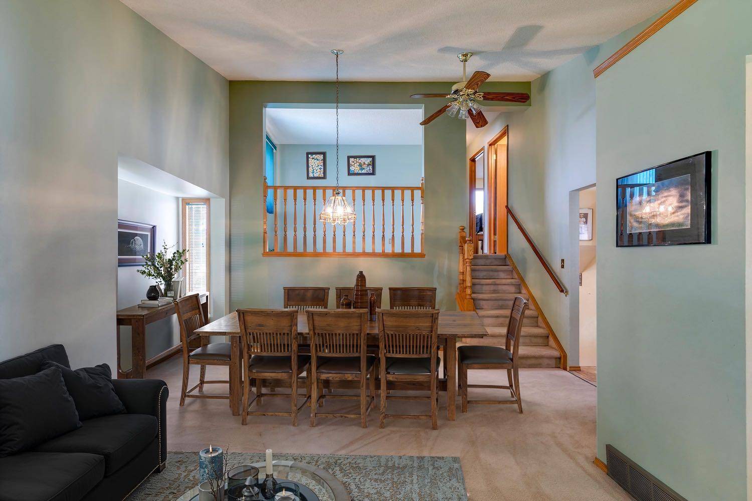 Calgary, AB T2Y2K4,49 Shannon CIR Southwest