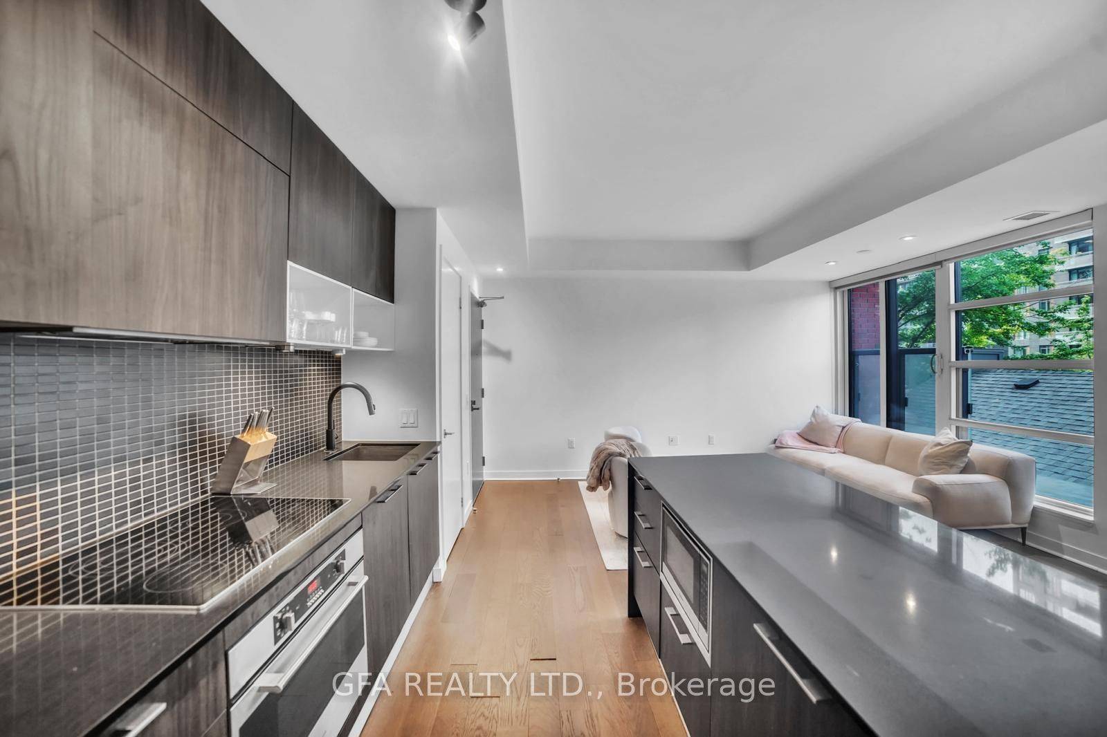 Toronto C01, ON M5V 1T4,501 Adelaide ST W #310