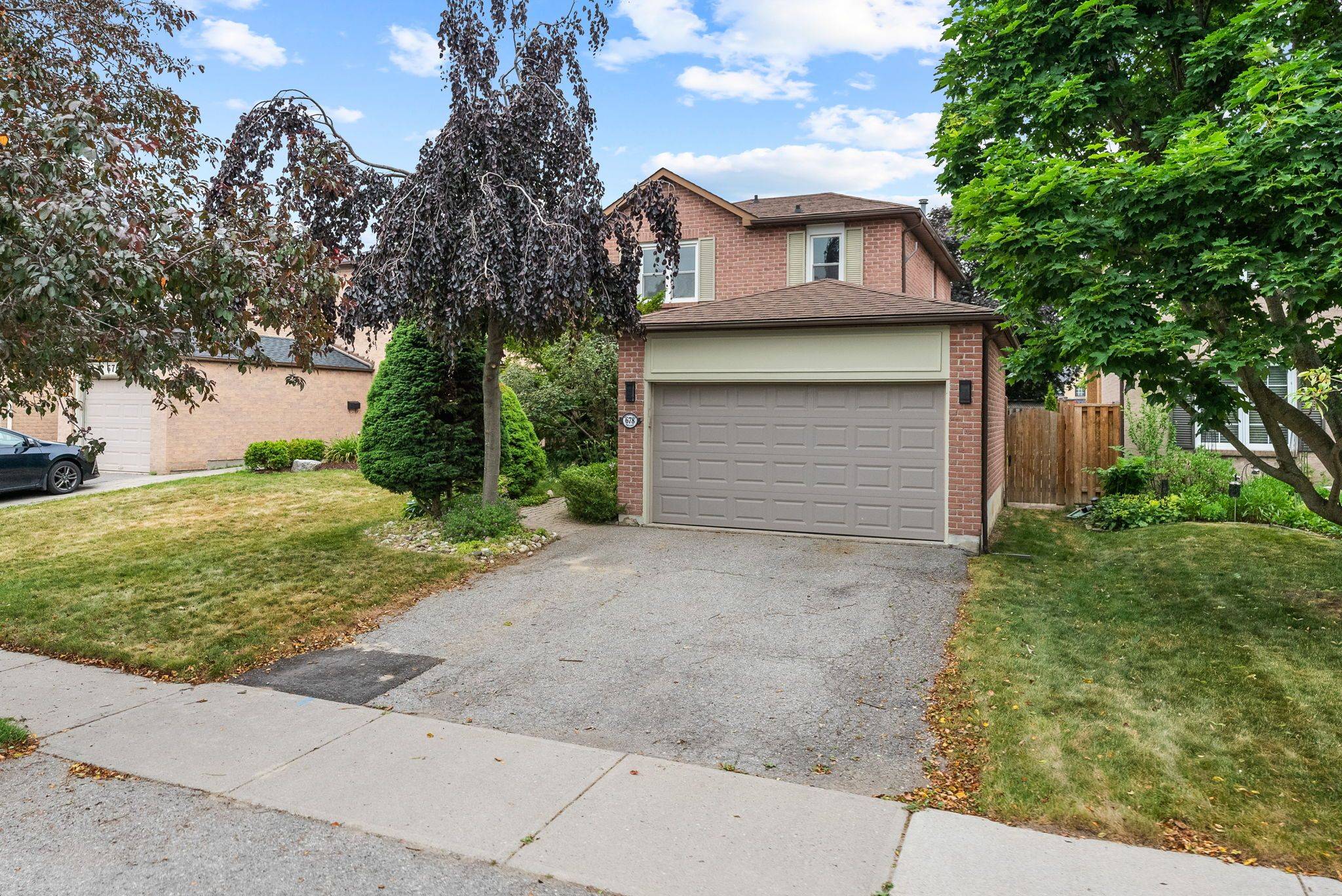 Pickering, ON L1V 3X4,678 Beckworth SQ