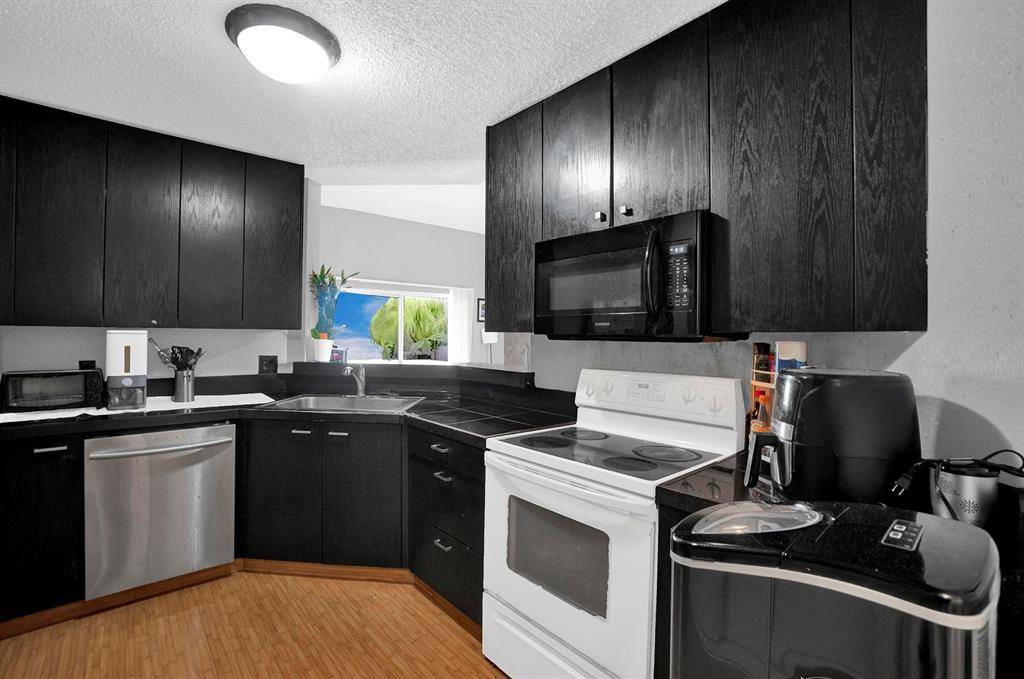 Lauderdale Lakes, FL 33309,3413 NW 44th St #205