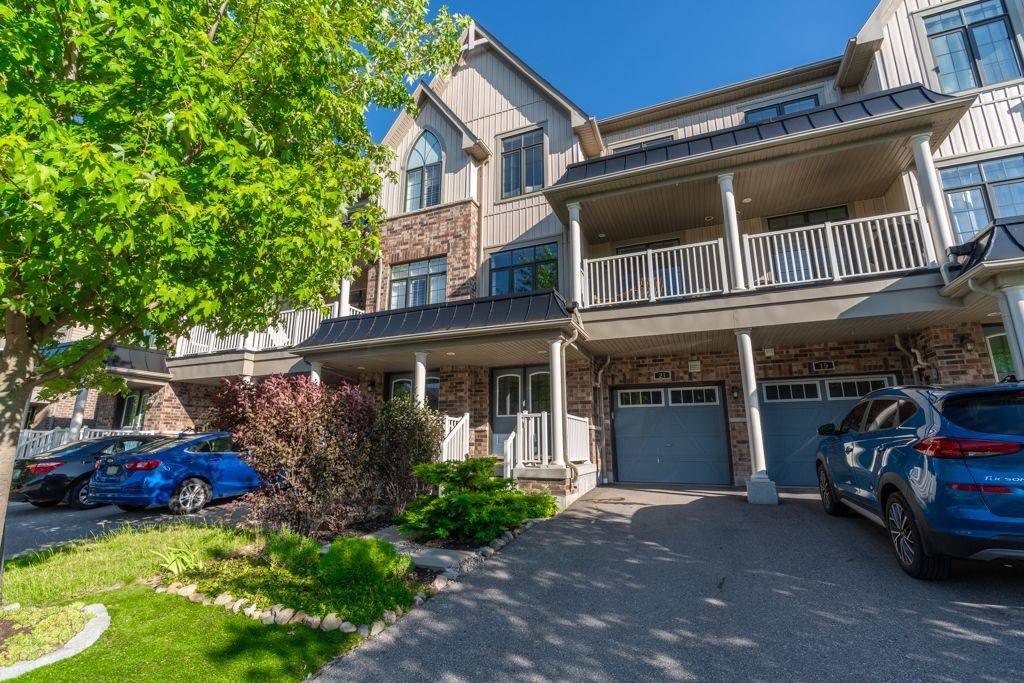 East Gwillimbury, ON L9N 0R7,21 Blackpool LN