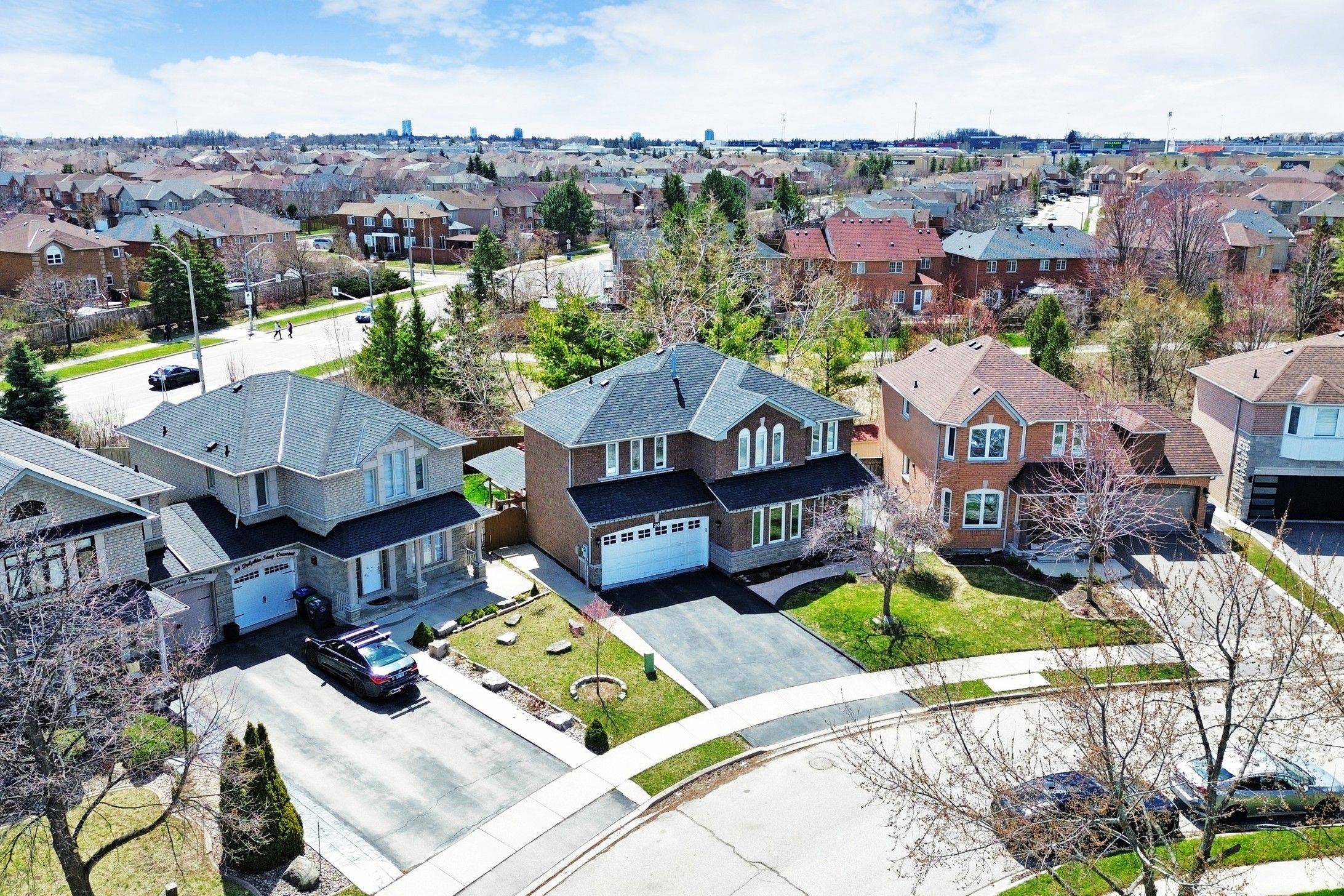 Brampton, ON L6R 2A4,26 Dolphin Song CRES