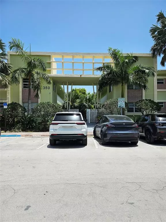 Miami Beach, FL 33141,350 S Shore Dr #8