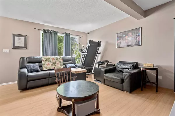 Red Deer, AB T4R 1W6,70 Mcblane Close