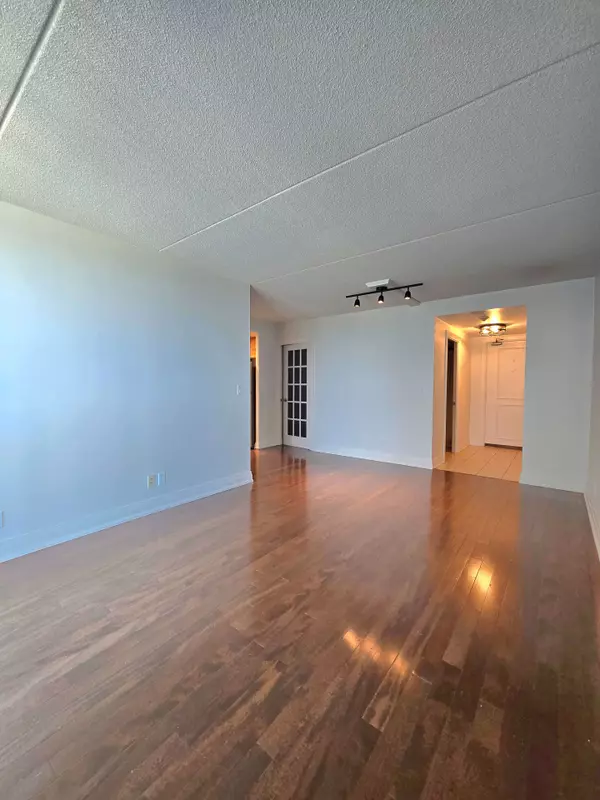 Toronto W05, ON M3M 2E9,2737 Keele ST #710