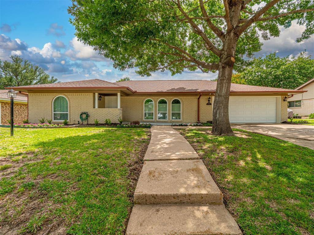 4029 Aragon Drive, Fort Worth, TX 76133