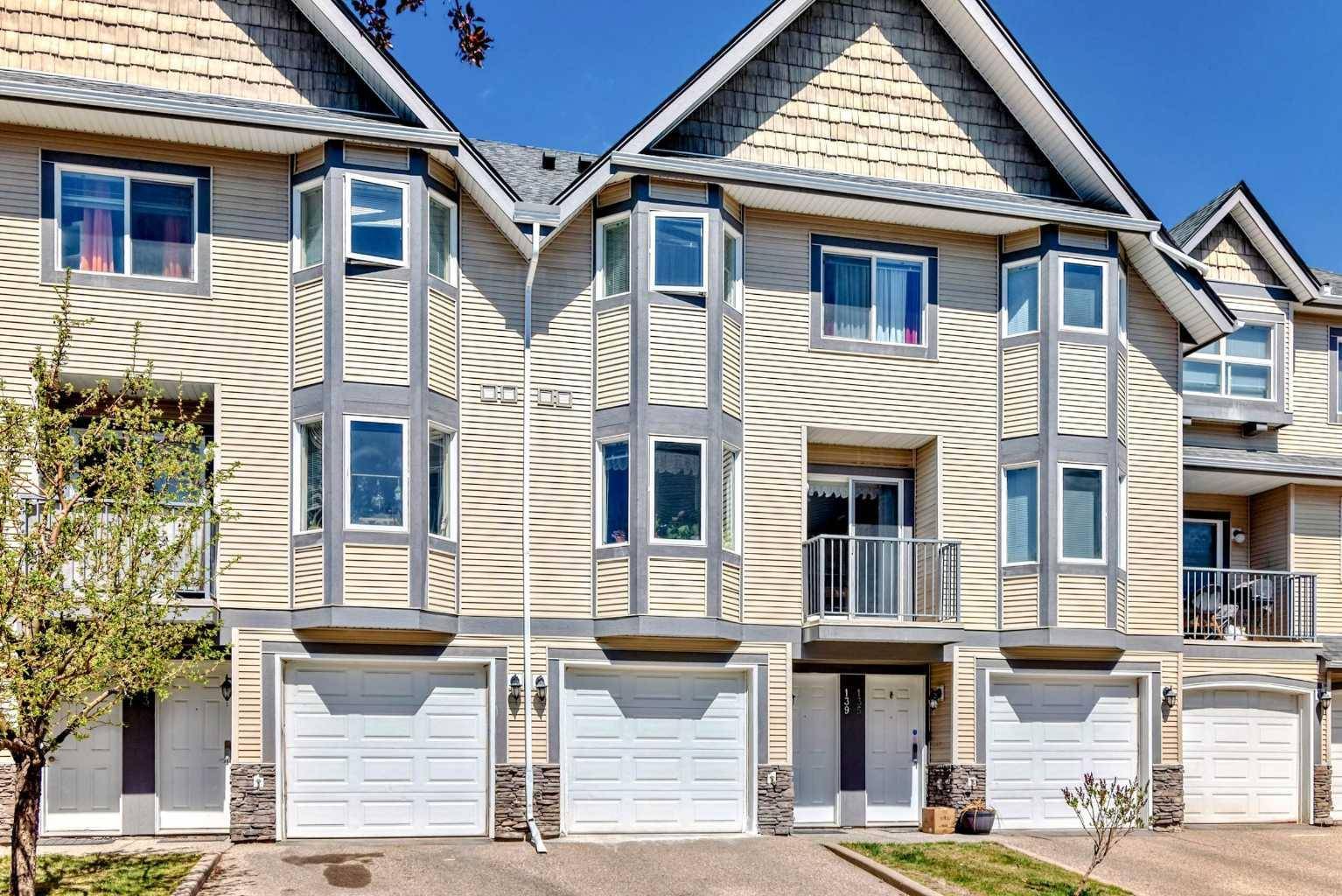 Calgary, AB T2W6J2,139 Cedarwood LN SW