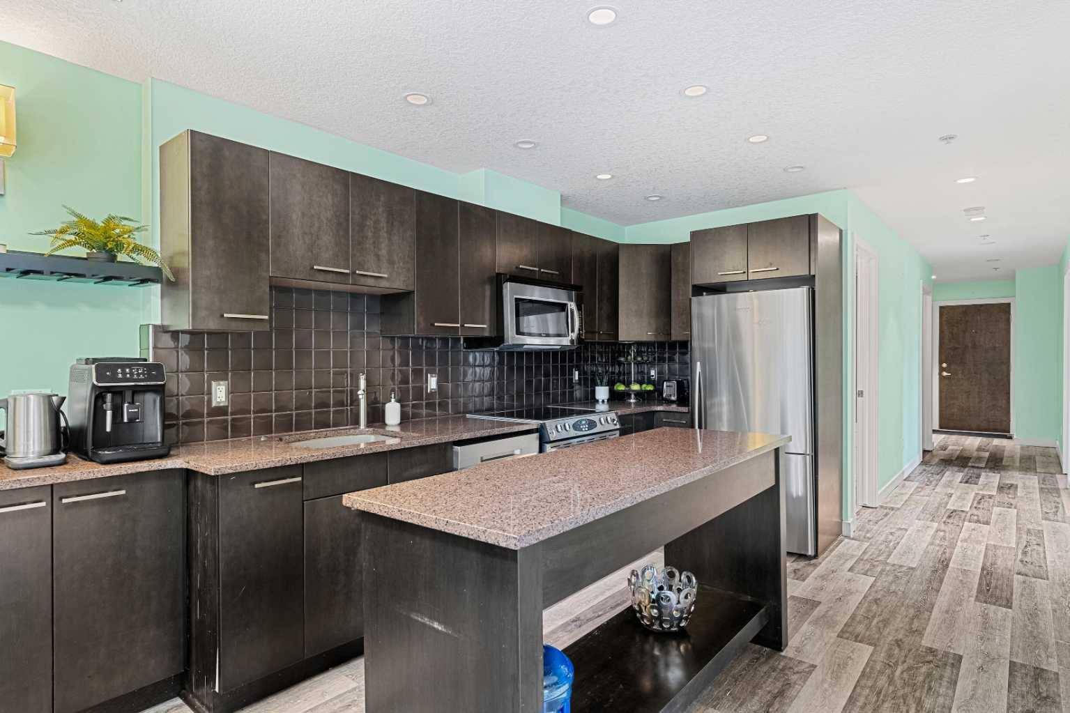 Calgary, AB T2S3A3,24 Mission RD Southwest #203