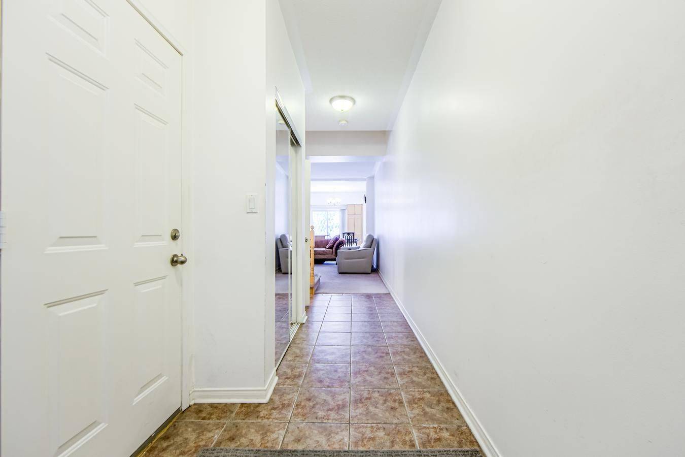 Toronto C13, ON M4A 2Y3,48 Tisdale AVE