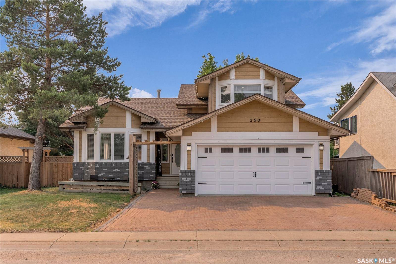 250 Emmeline ROAD, Saskatoon, SK S7J 5B7