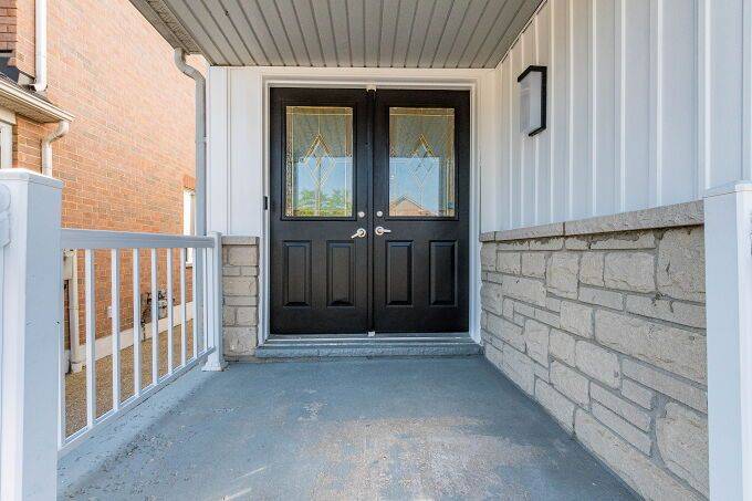Mississauga, ON L5W 1K9,631 Rossellini DR