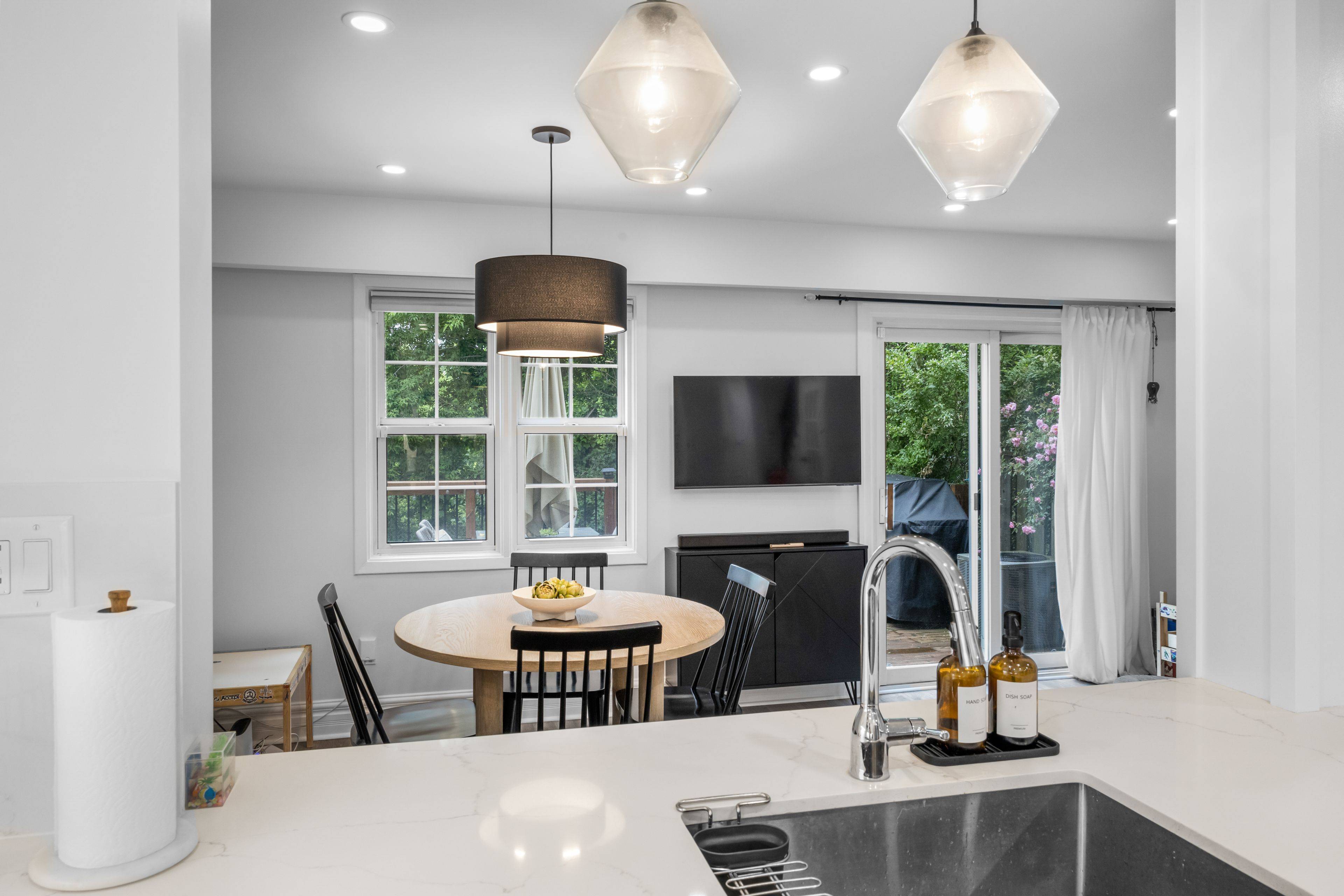 Mississauga, ON L4W 2S8,2120 Rathburn RD E #38