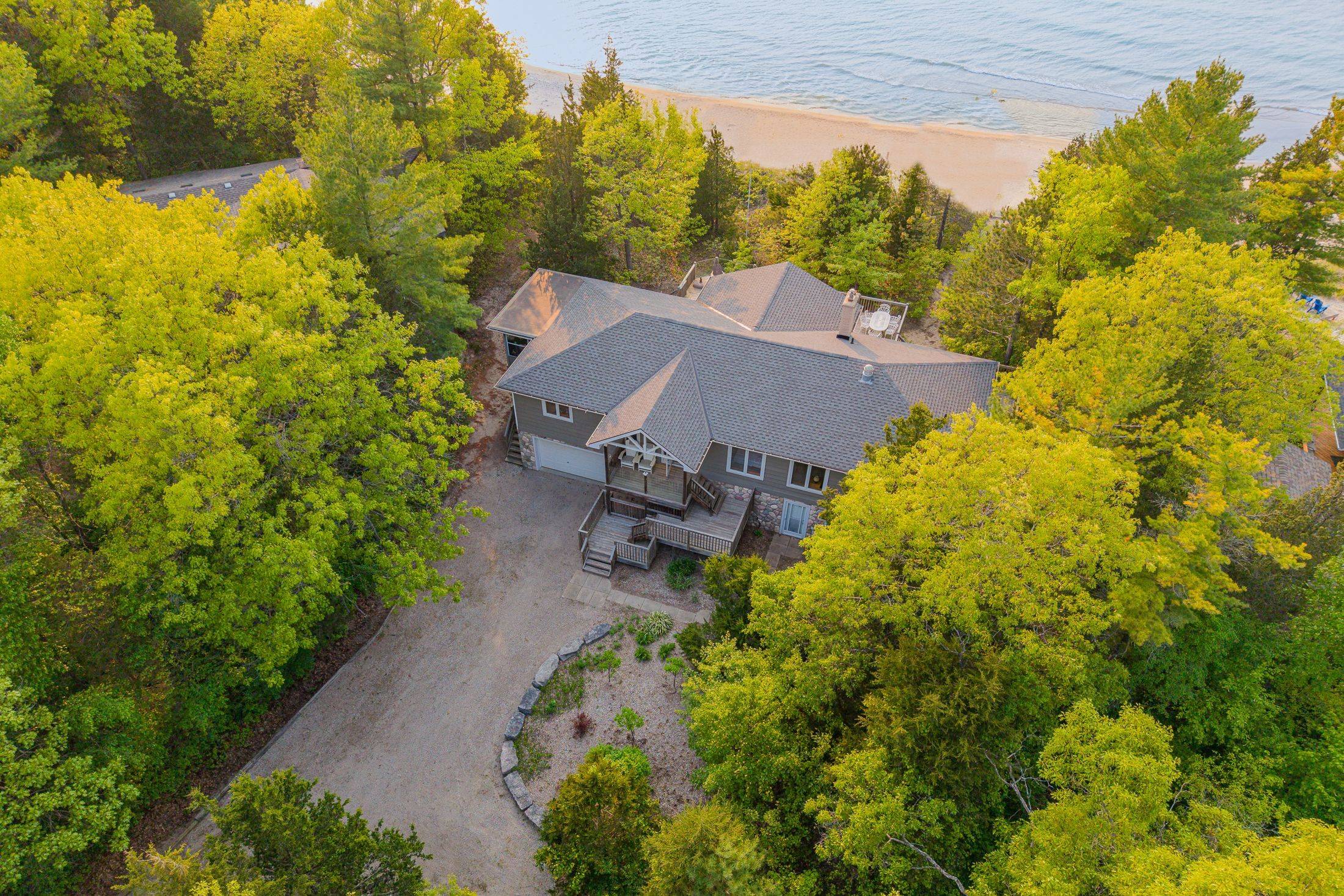 Lambton Shores, ON N0M 1T0,9856 Huron PL