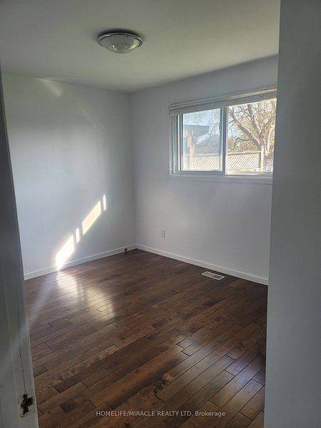 Niagara Falls, ON L2E 5P5,7150 Maywood ST