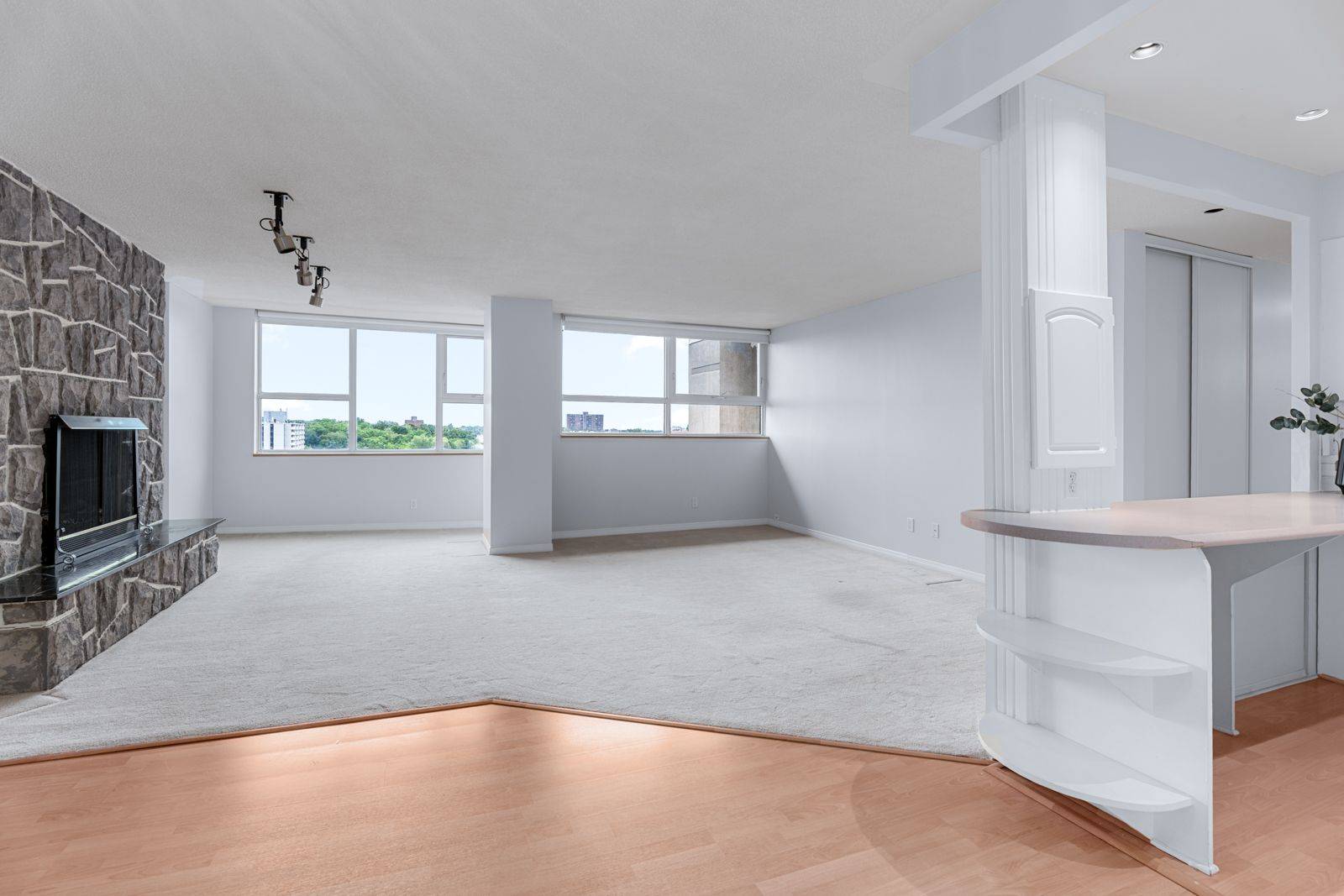 Manor Park - Cardinal Glen And Area, ON K1K 4C5,555 Brittany DR #PH9