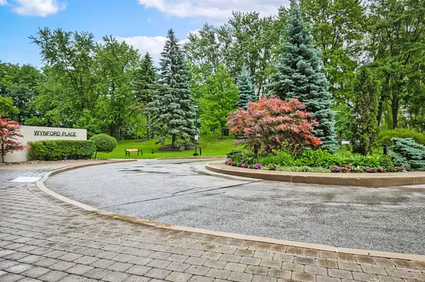 Toronto C13, ON M3C 3H9,75 Wynford Heights CRES #305