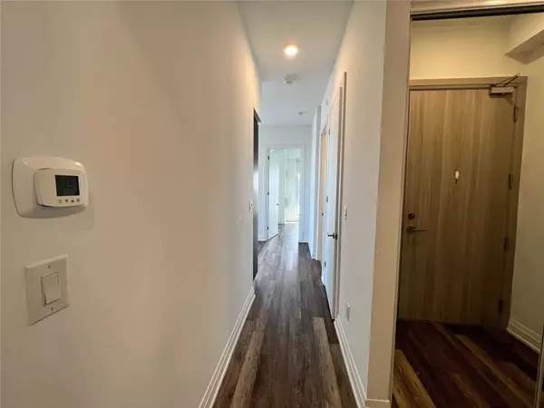 Toronto C07, ON M2N 2N1,75 Canterbury PL #Ph301