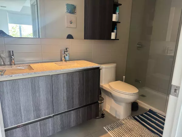Mississauga, ON L5G 1L7,21 Park ST #608