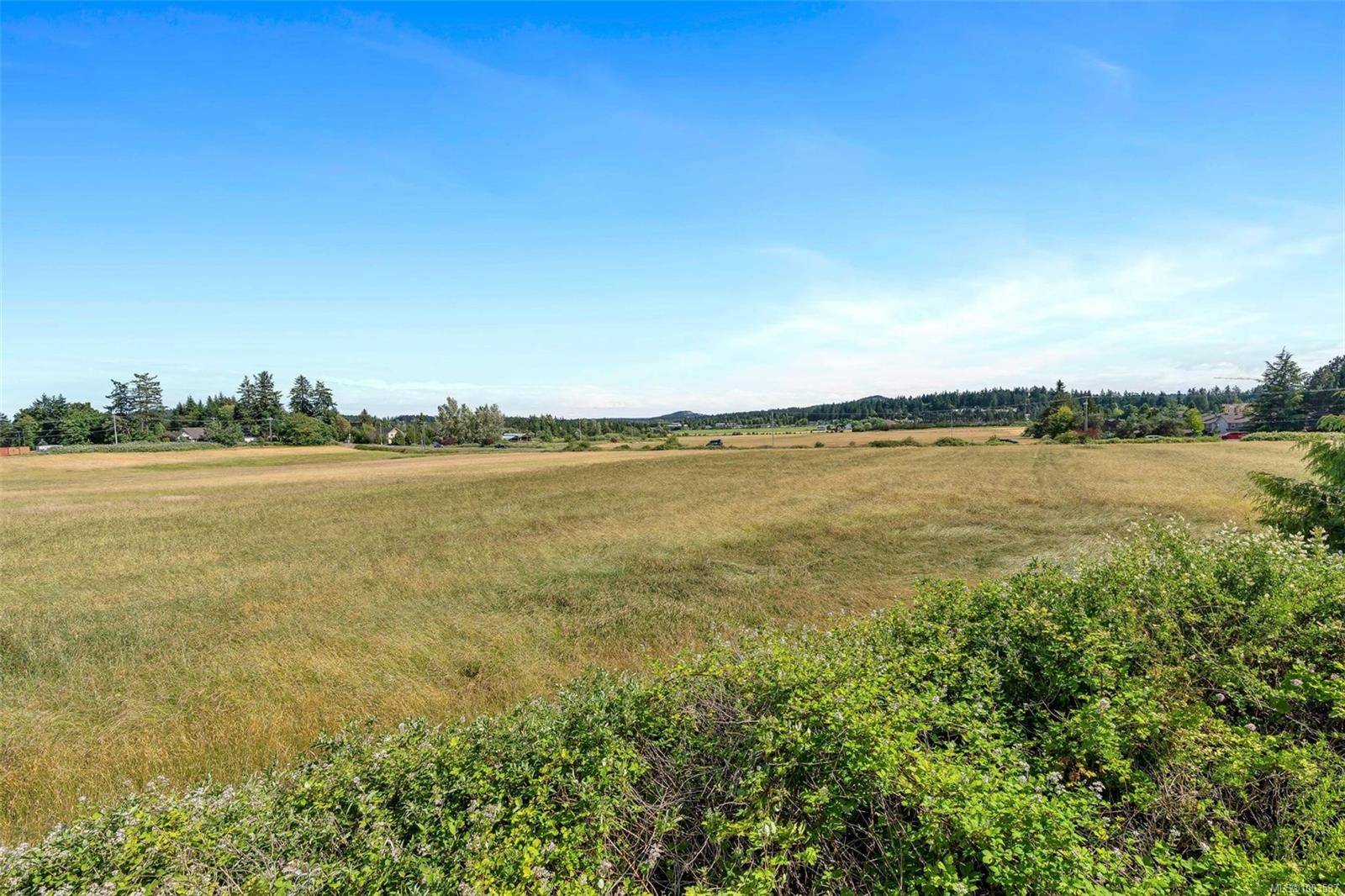 Central Saanich, BC V8M 2B4,7847 East Saanich Rd #10