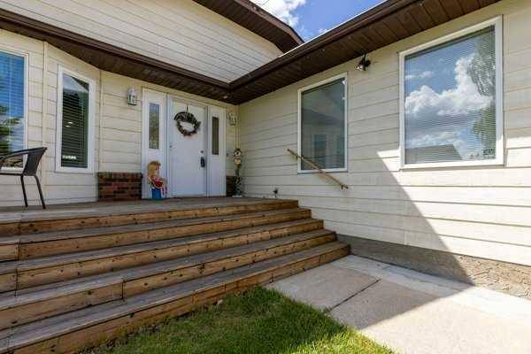 Cardston, AB T0K0K0,135 5 ST West