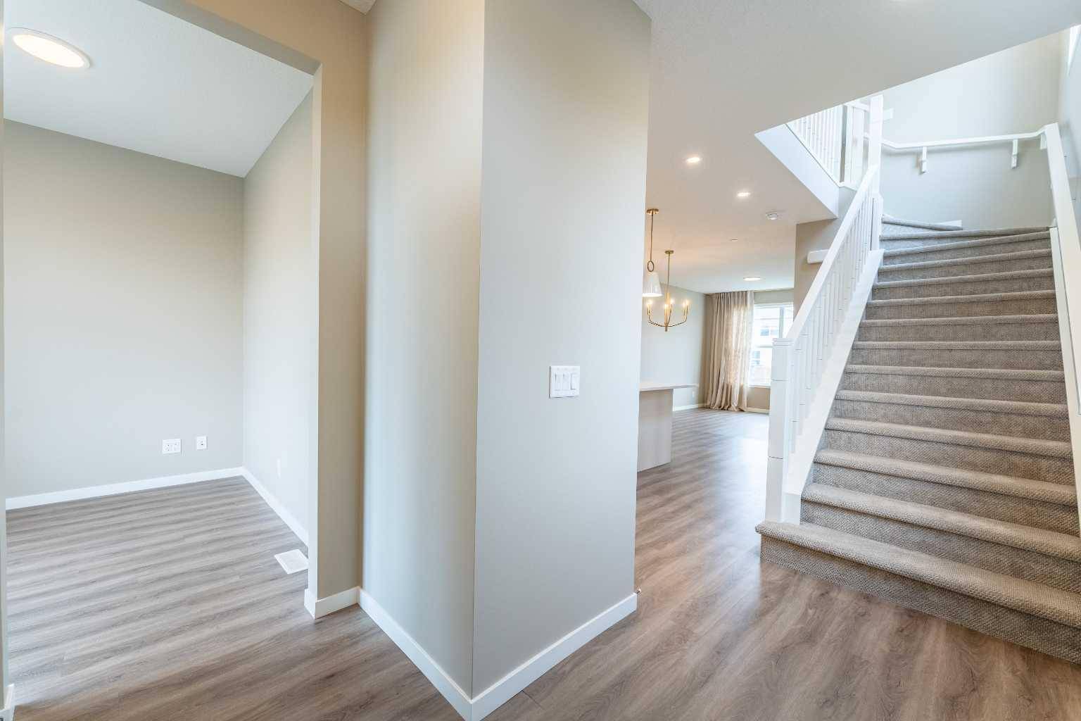 Calgary, AB T3S 0G3,121 Hotchkiss WAY Southeast