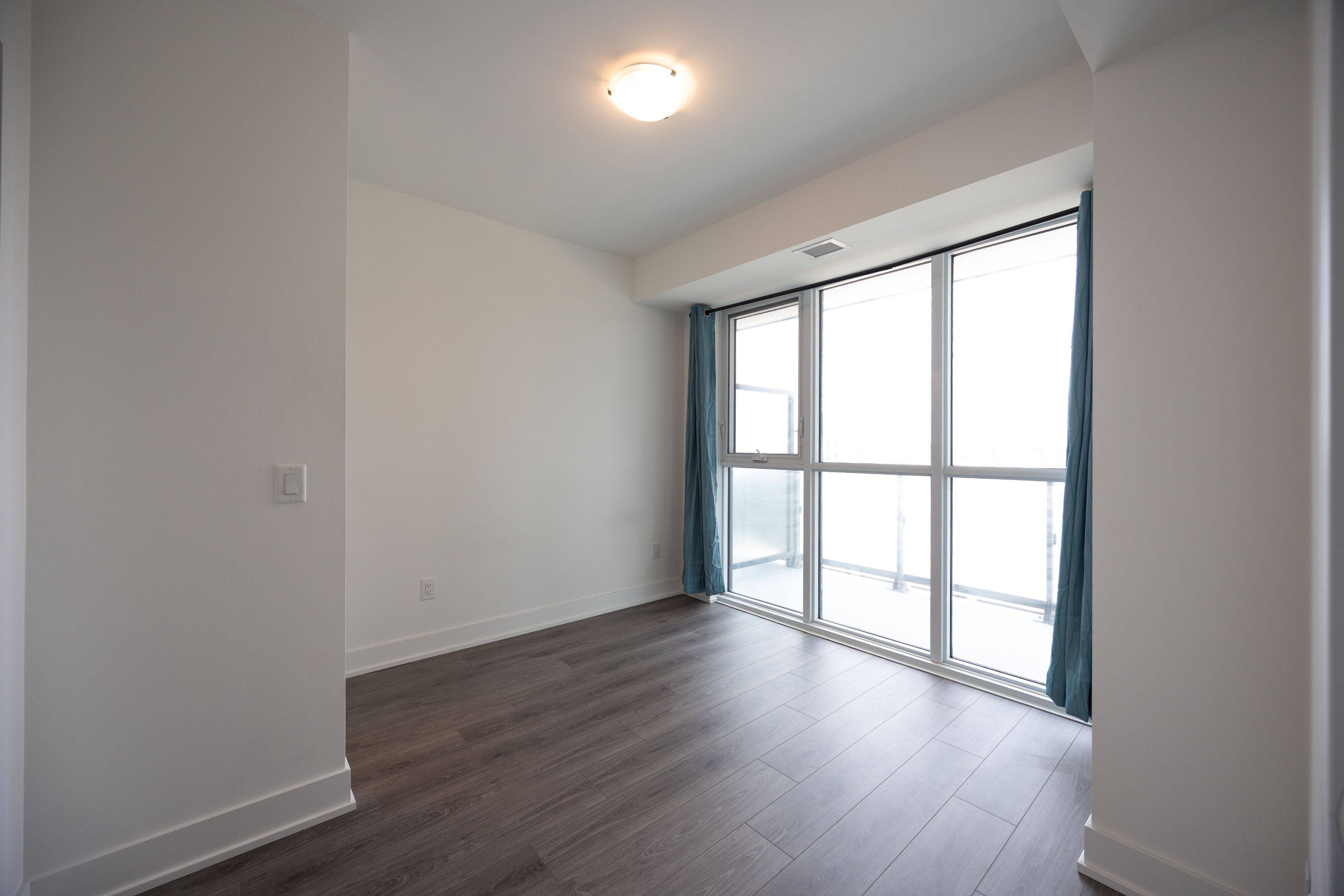Oshawa, ON L1L 0W3,2545 SIMCOE ST N #412