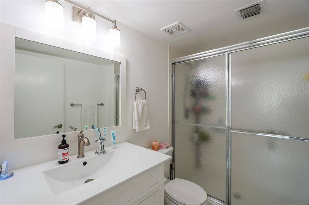 Fort Lauderdale, FL 33321,9560 Weldon Cir #J203