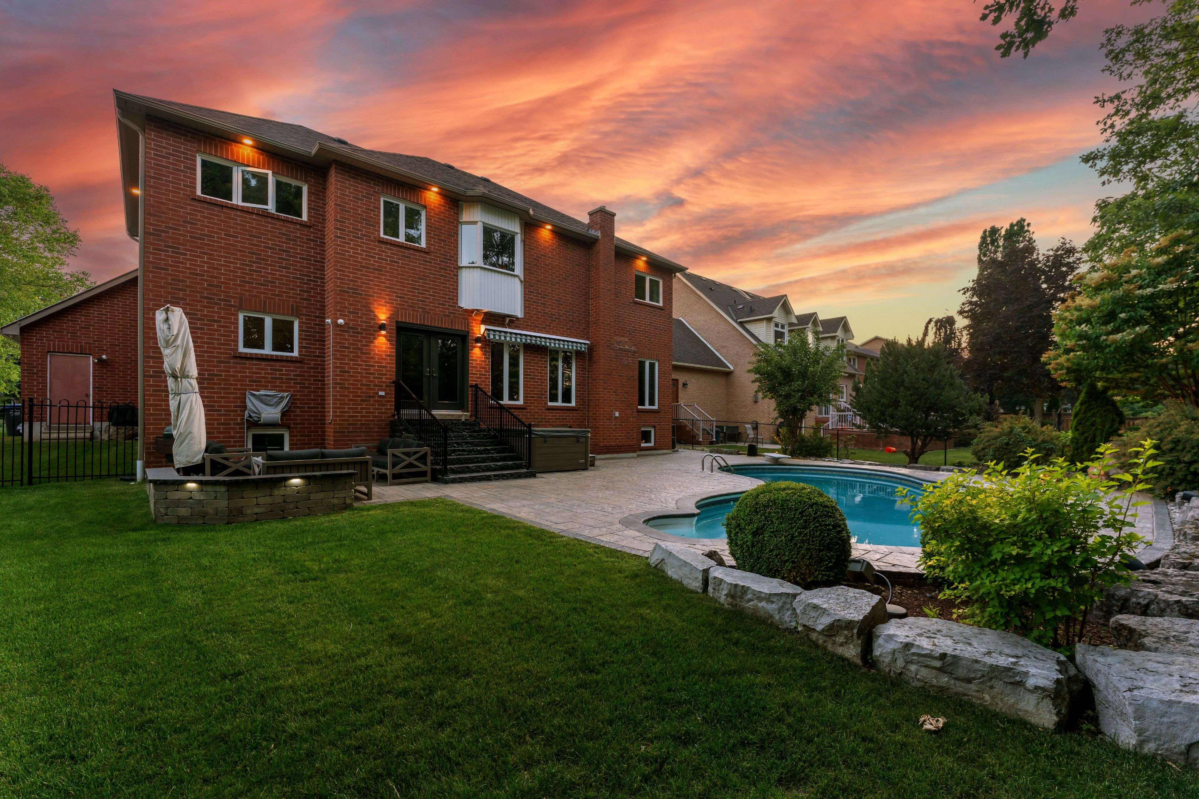 Brampton, ON L6Z 4P4,20 Viewmount CRES