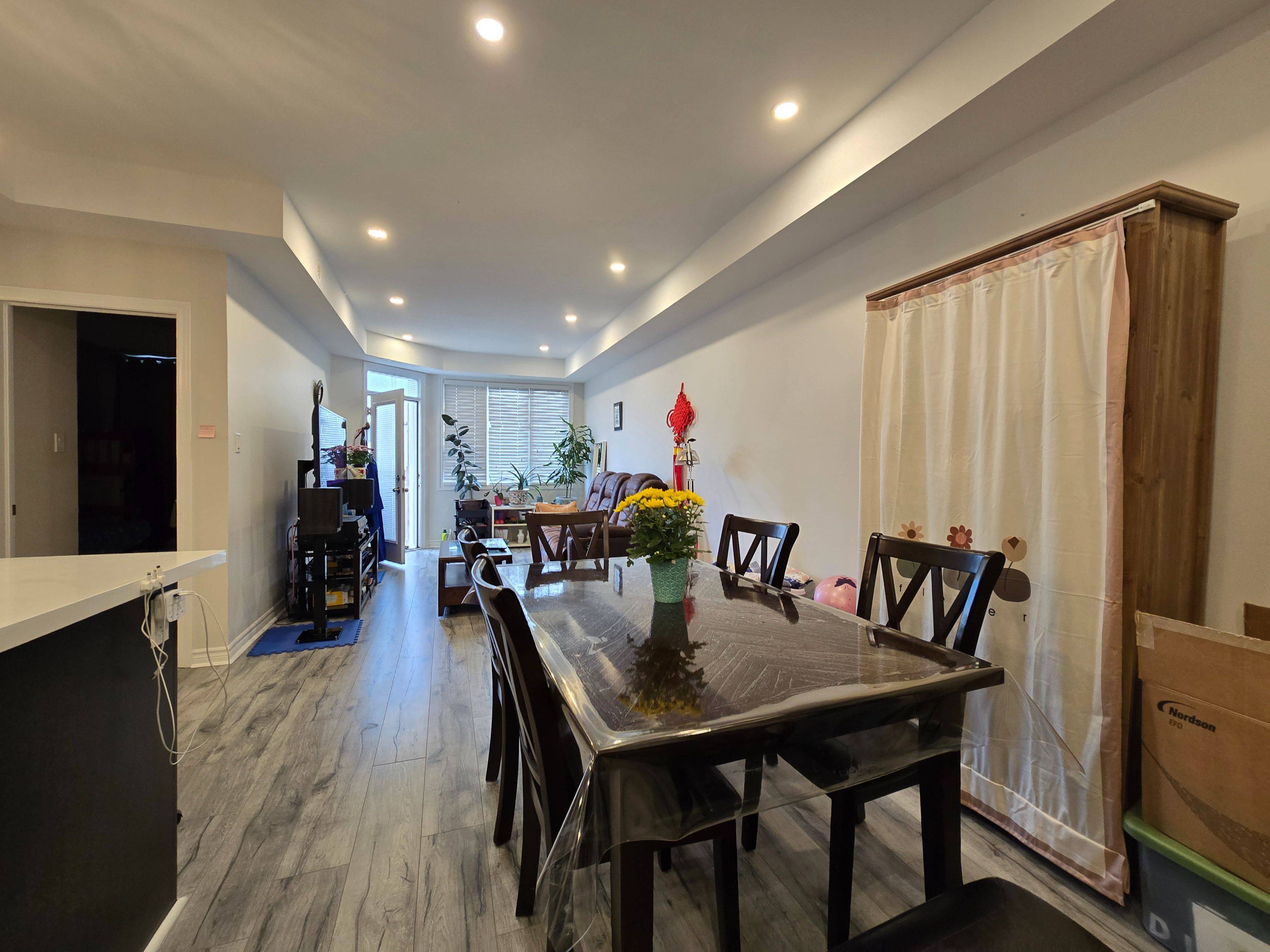 Oakville, ON L6M 0X6,2420 Baronwood DR #12-02