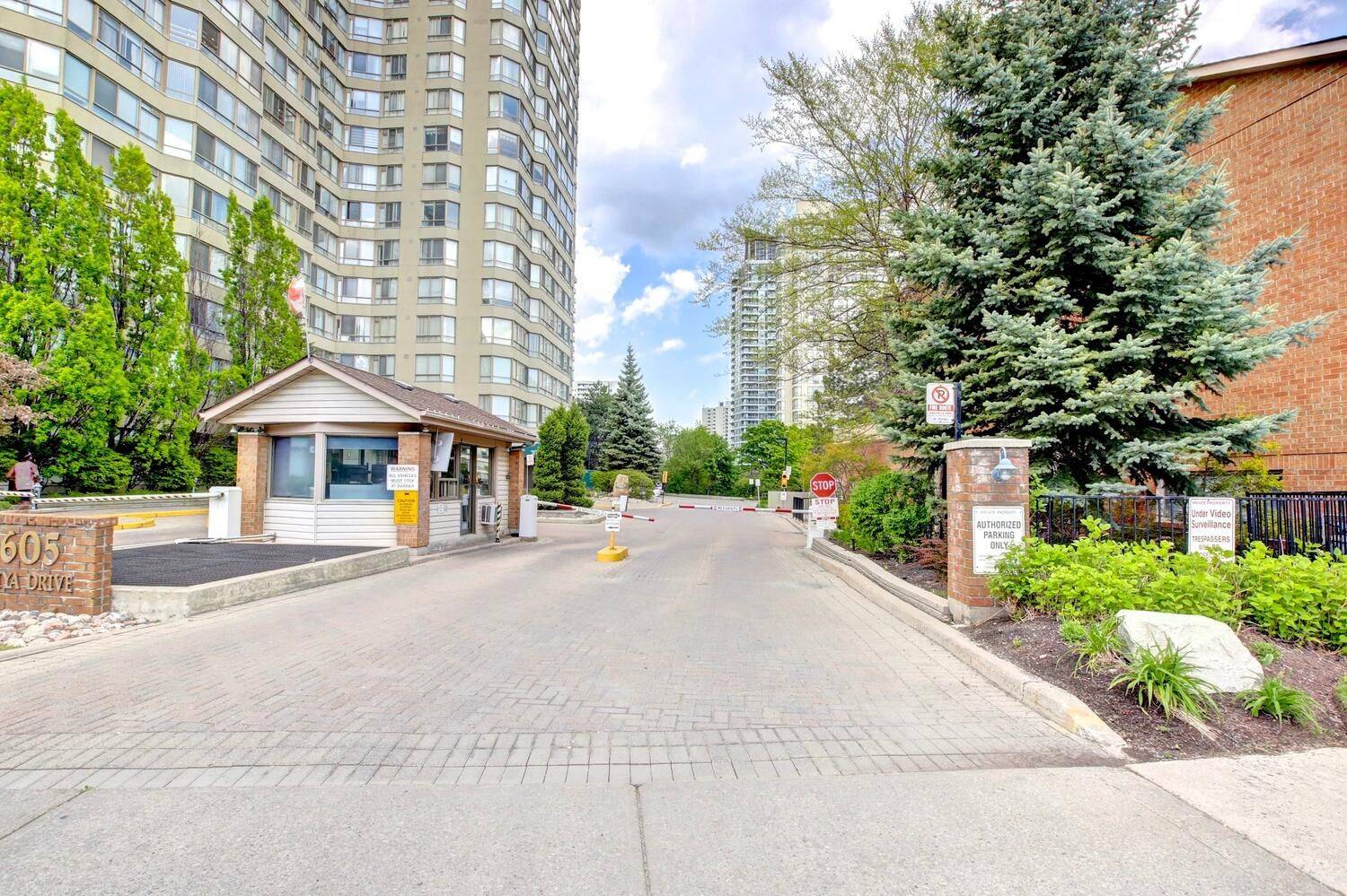 Mississauga, ON L5B 3J4,3605 Kariya DR #111