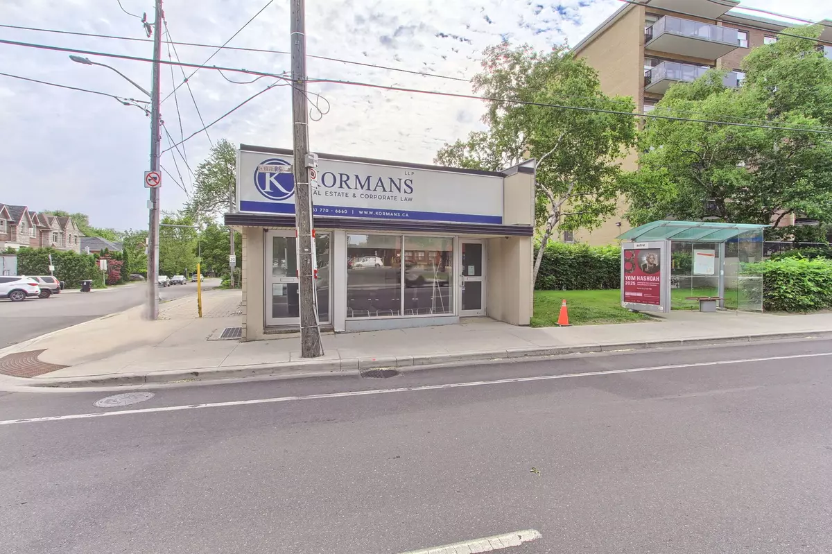 Toronto C04, ON M6A 2B1,3173 Bathurst ST #Main Floor
