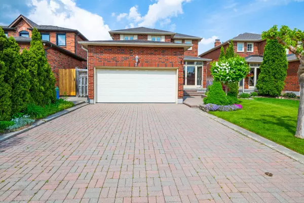 71 links RD, Vaughan, ON L6A 1L4