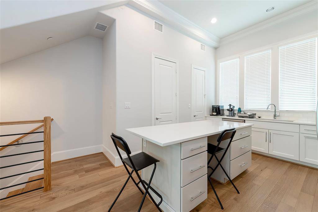 Addison, TX 75001,4094 Runyon Road