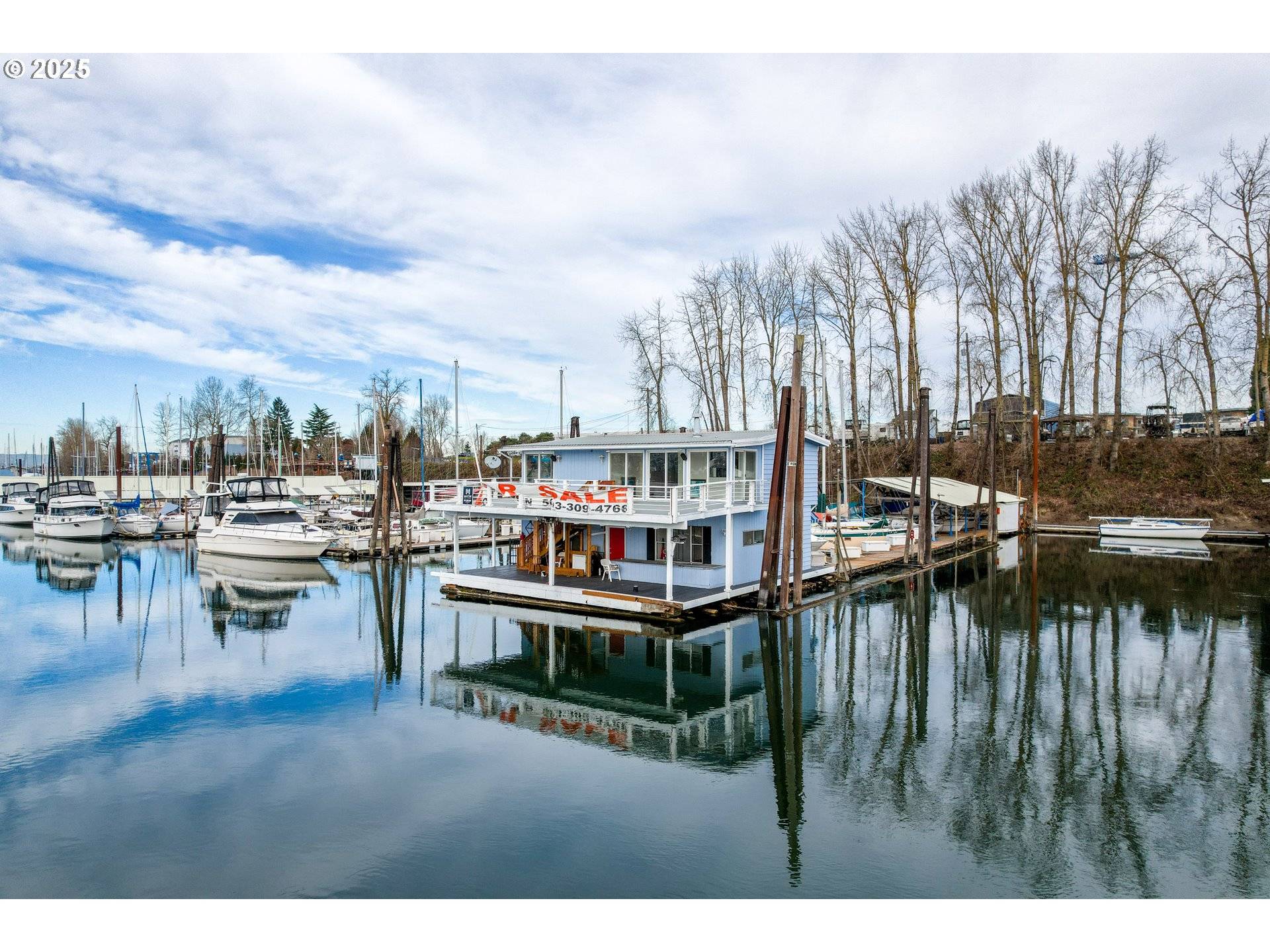 300 NE TOMAHAWK ISLAND DR #E10, Portland, OR 97035