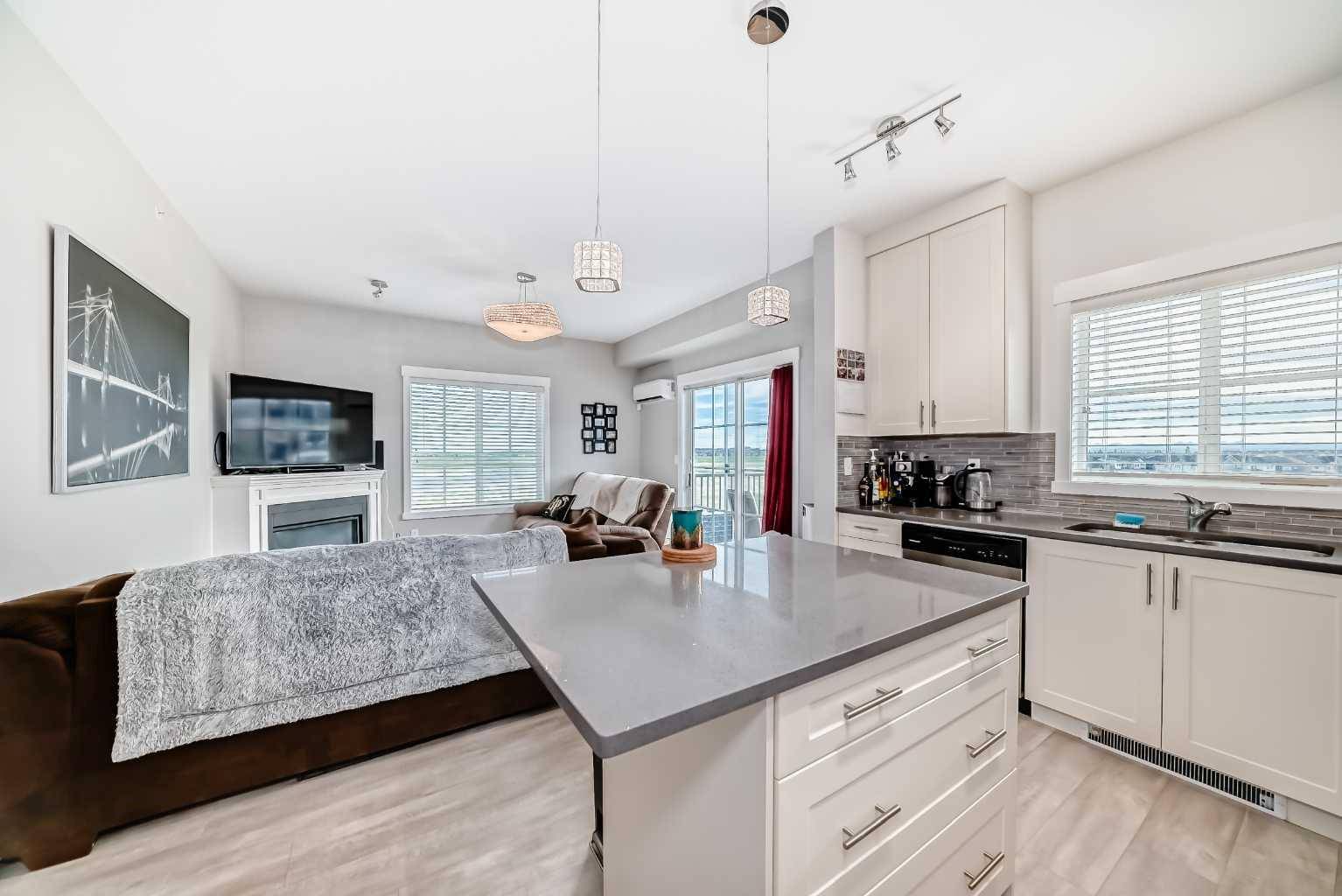 Calgary, AB T2Z 5C9,99 Copperstone PARK SE #2411