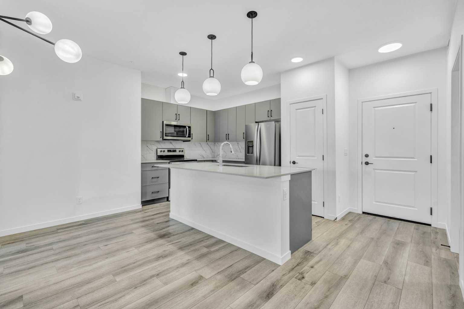 Calgary, AB T3M 3H4,140 Mahogany ST SE #113