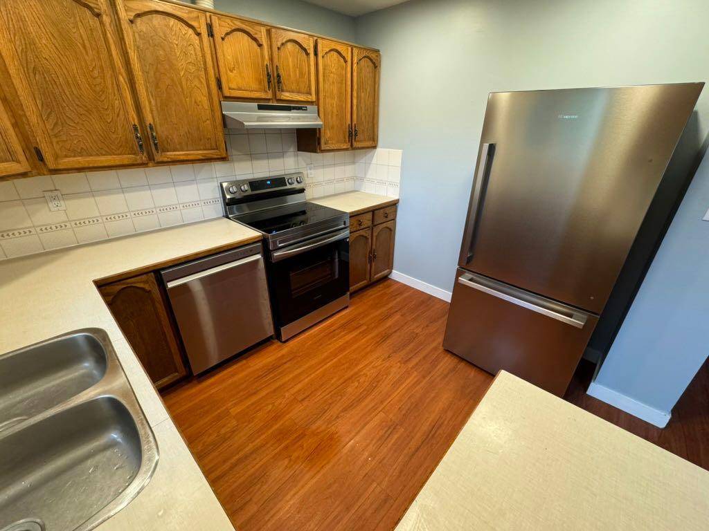 Red Deer, AB T4N 1J7,3925 45 ST