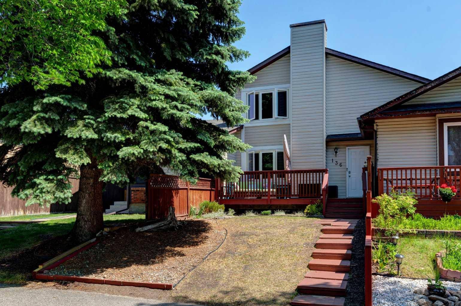 136 Deerview DR SE,  Calgary,  AB T2J 6G9