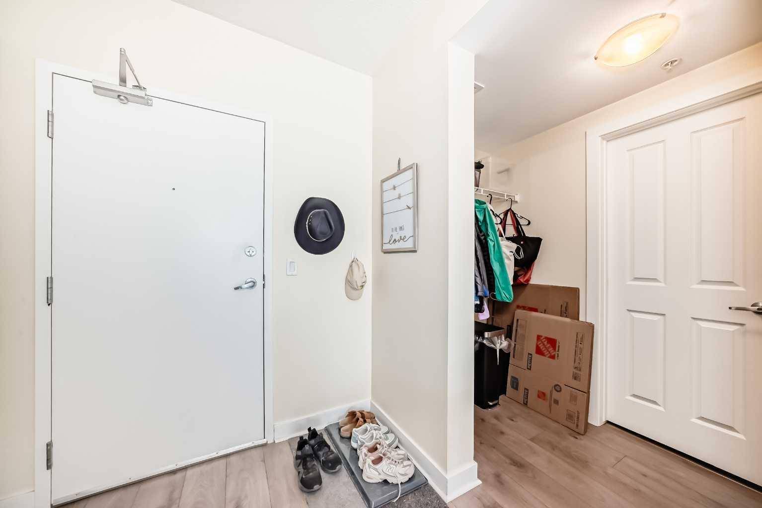 Calgary, AB T2L 2L8,30 brentwood Common NW #1106