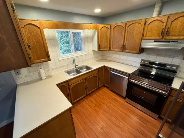 Red Deer, AB T4N 1J7,3925 45 ST