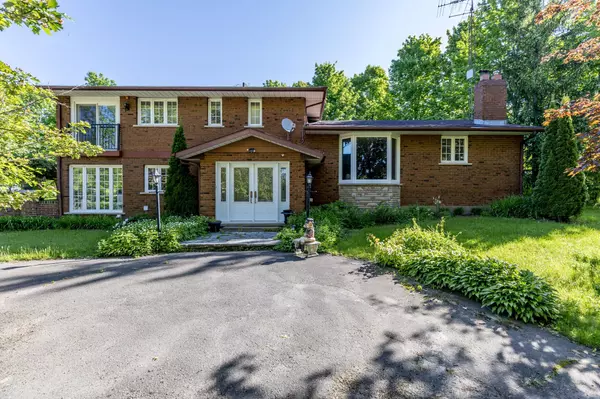 King, ON L3Y 4V9,2100 Davis DR W