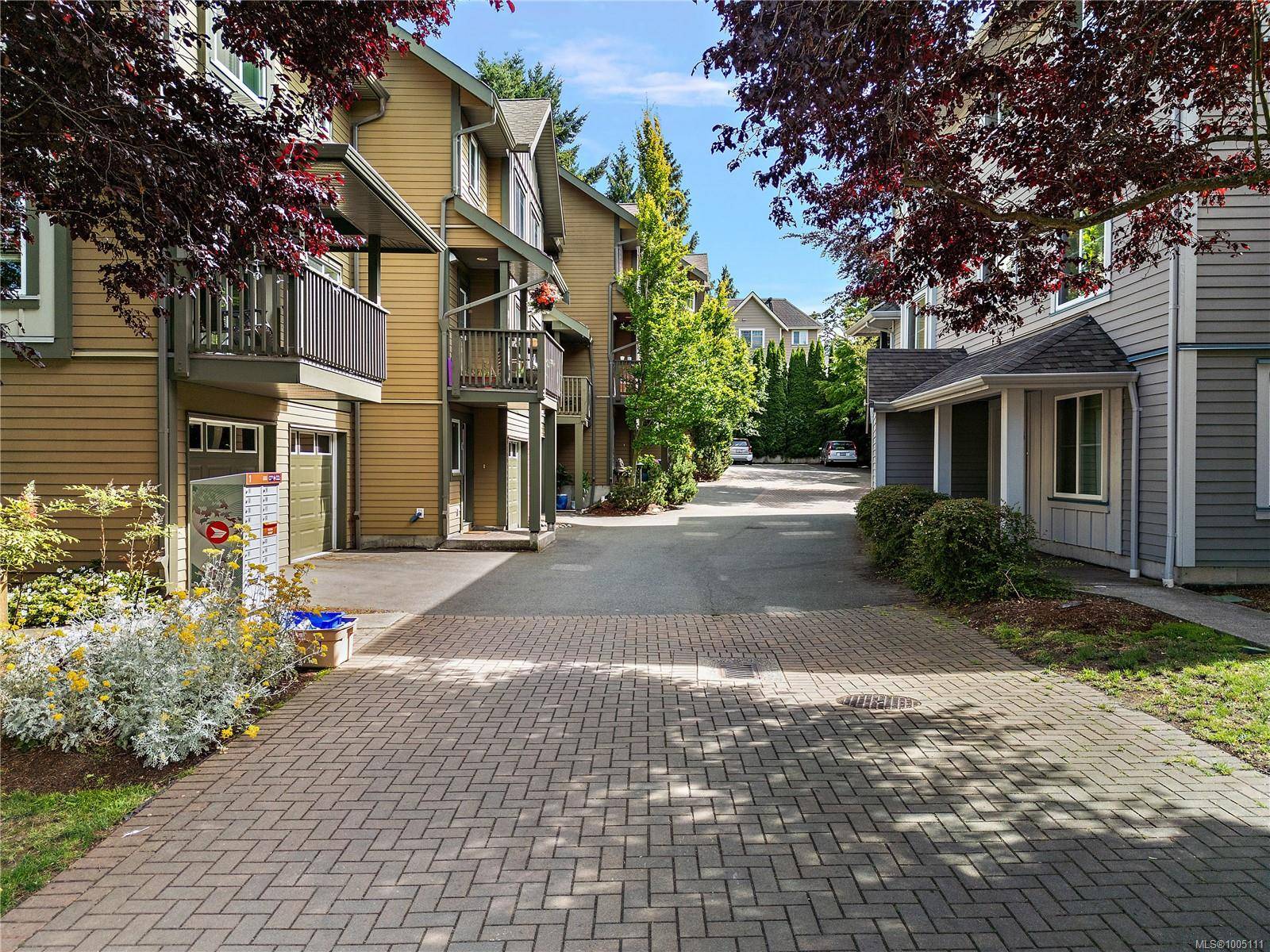 Victoria, BC V8T 0A3,1405 Mallek Cres #10
