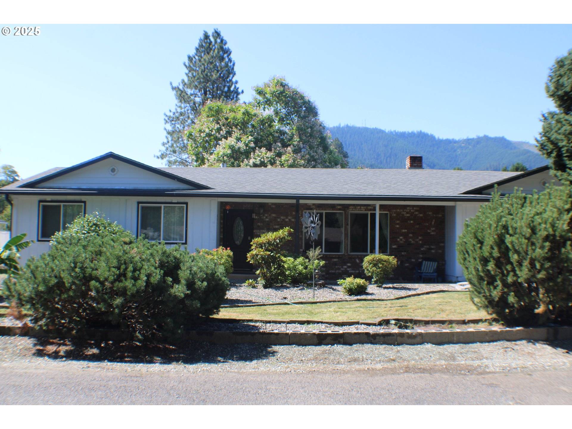 Canyonville, OR 97417,271 SUNSET DR