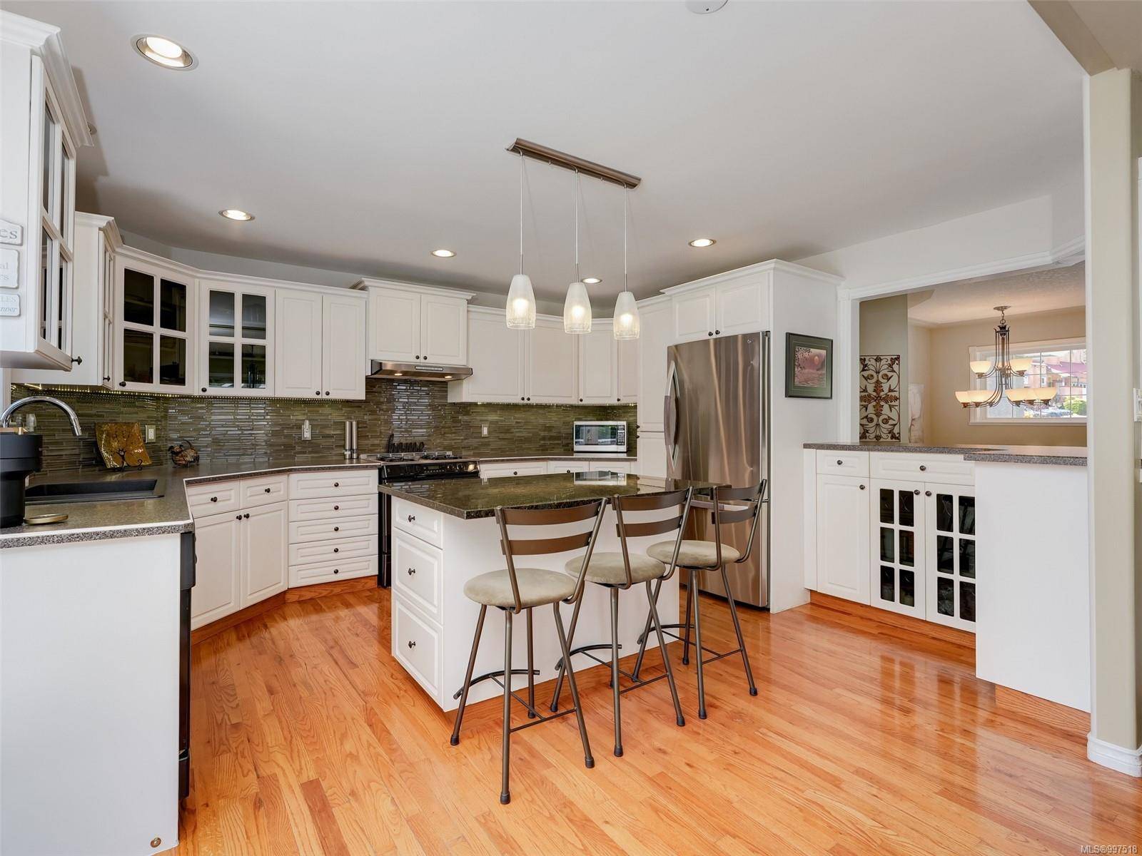 View Royal, BC V9E 1K7,1935 Riverside Dr