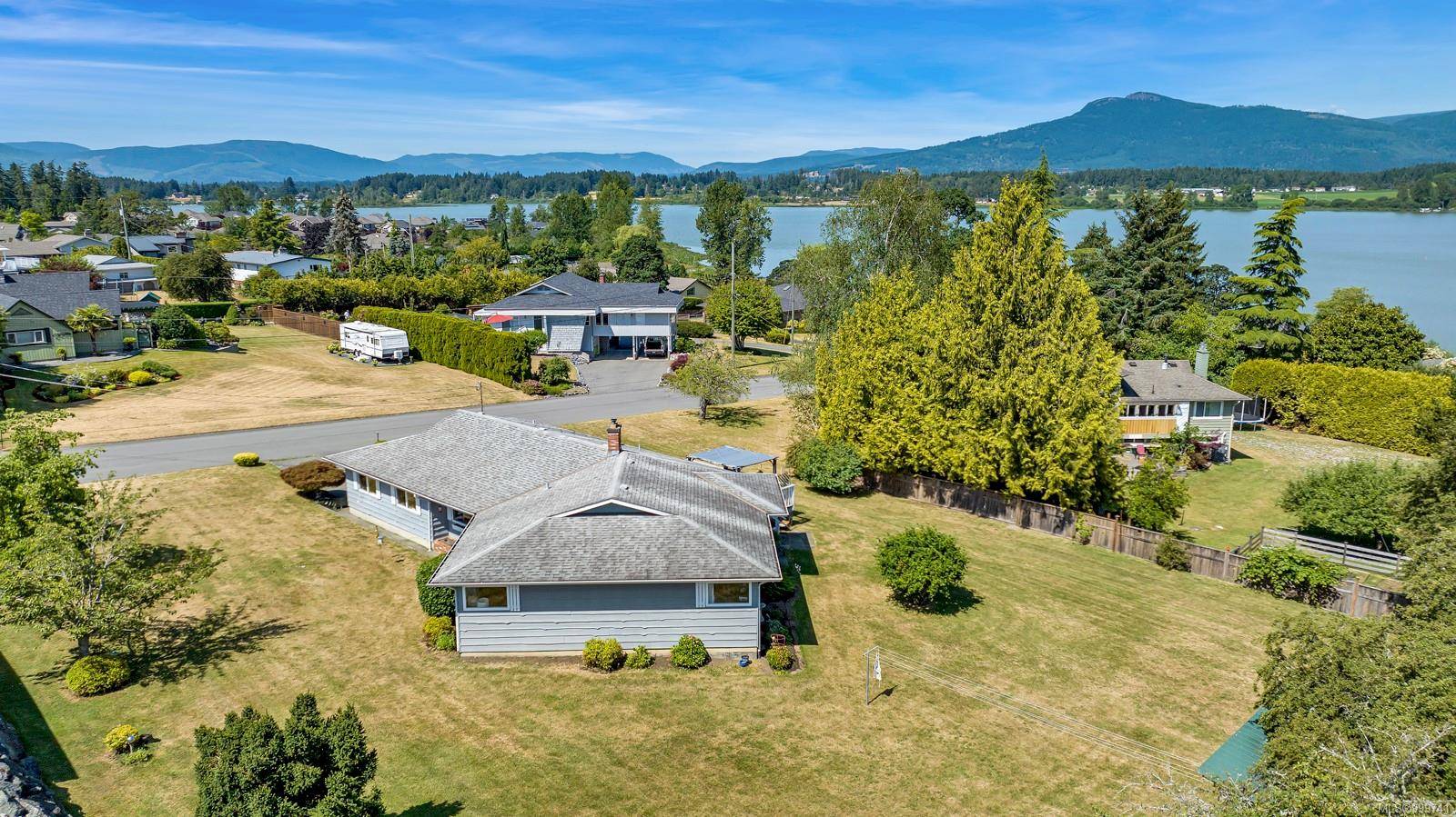 6327 Lansdowne Pl, Duncan, BC V9L 5R2