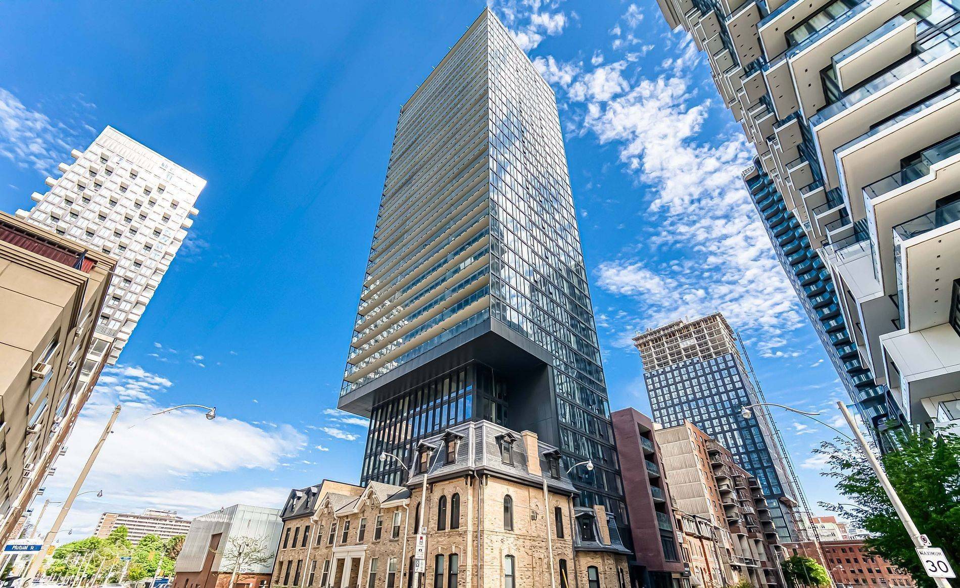 47 Mutual ST S #607, Toronto C08, ON M5B 0C6