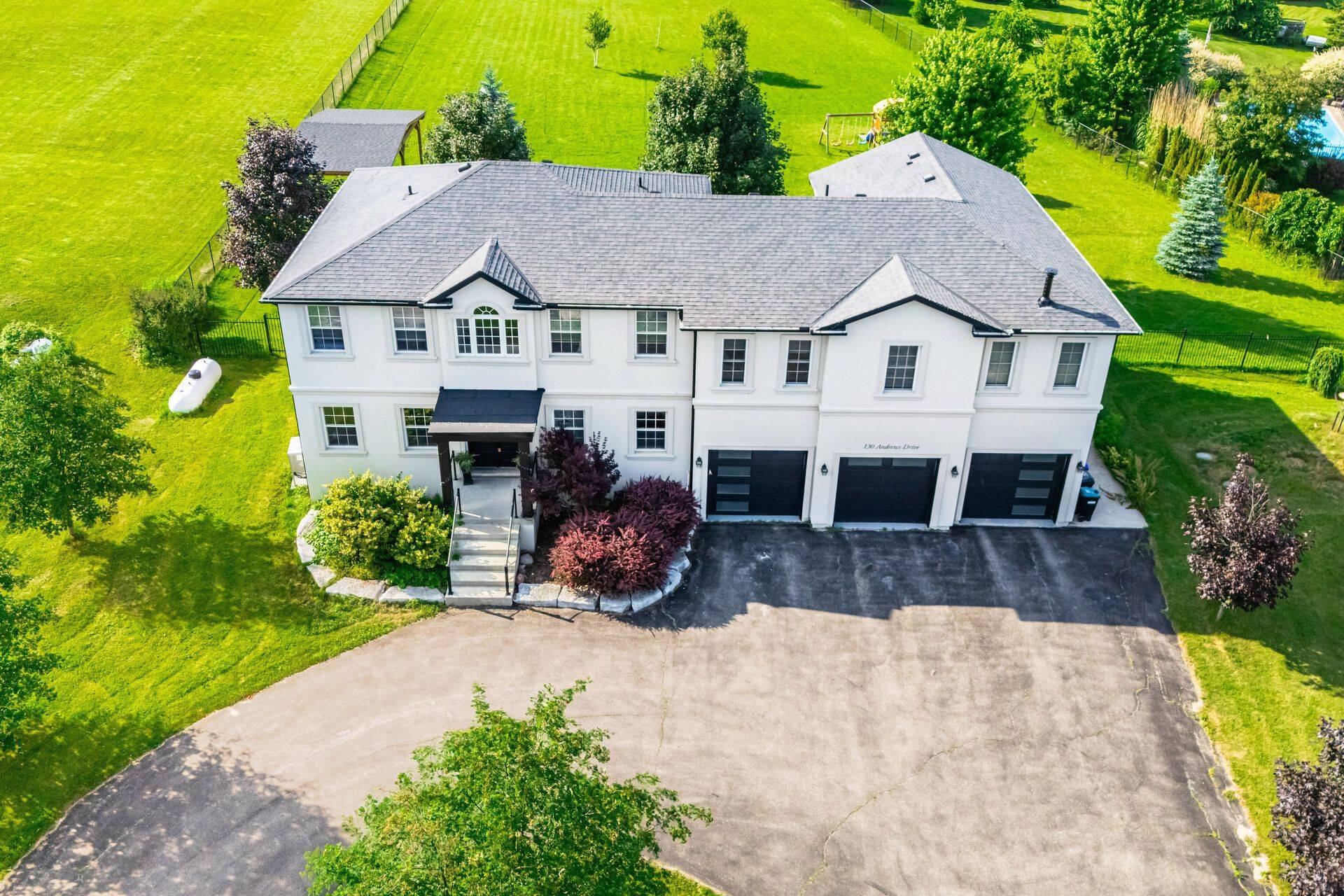 Bradford West Gwillimbury, ON L0G 1A0,130 Andrews DR