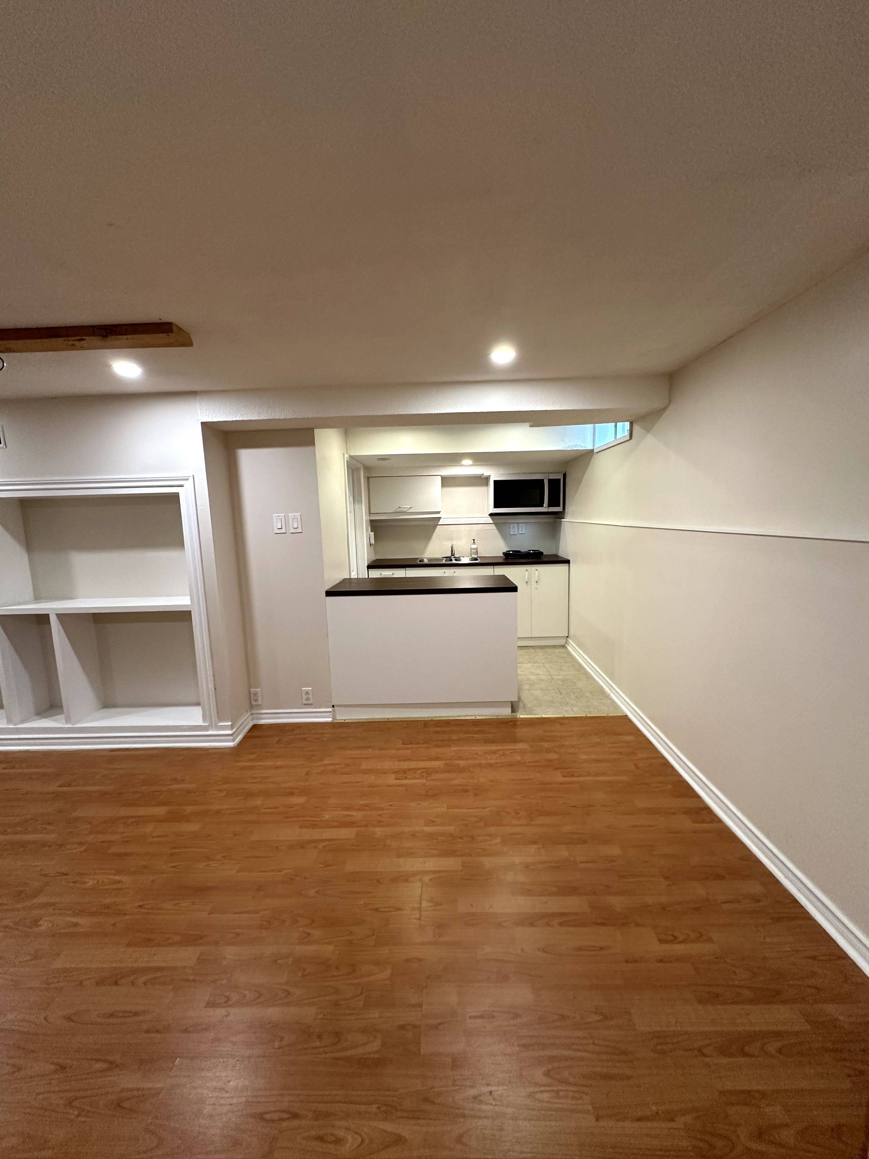 Richmond Hill, ON L4C 5R9,21 Greenbelt CRES #Lower